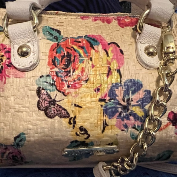 Betsy Johnson gently loved detachable strap Crossbody mini purse - Picture 10 of 16